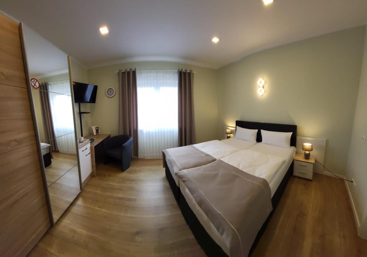 Lutz Motel - B&B