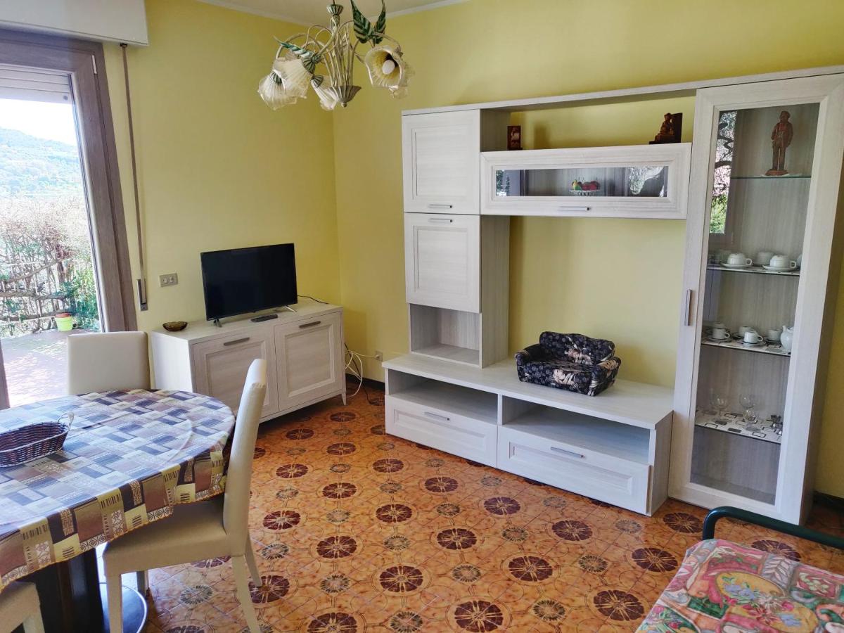 Apartment with Garden View