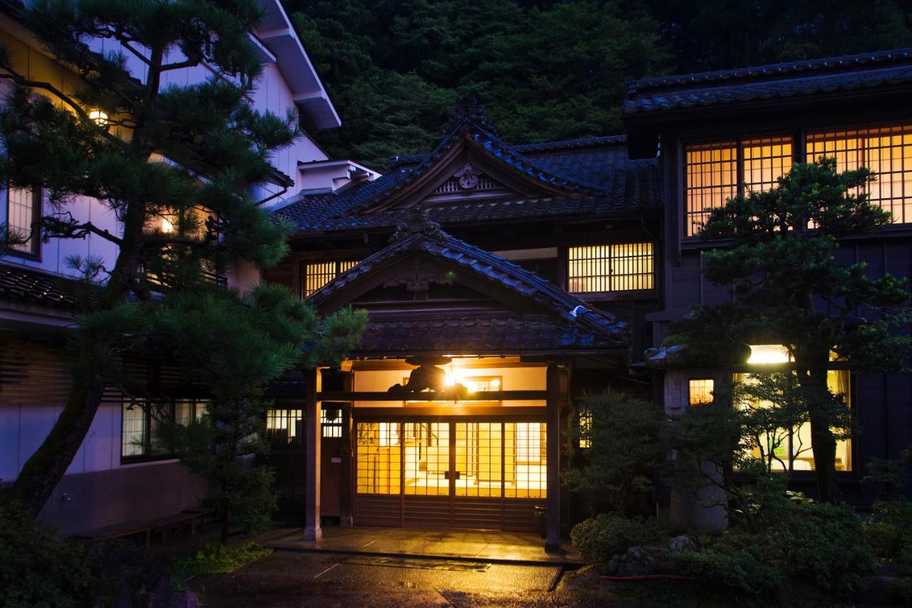Chambre Quadruple Supérieure de Style Japonais avec Toilettes Privatives