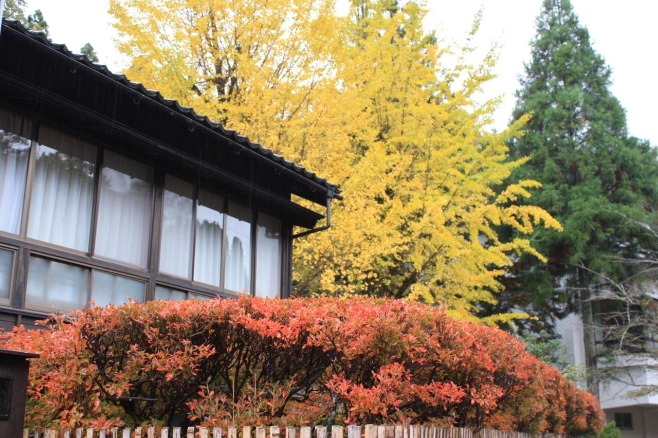 Japanese-Style Deluxe Corner Twin Room with Private Toilet