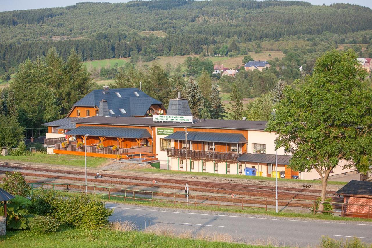 B&B Oberwiesenthal - Pension An der Erzgebirgsbahn - Bed and Breakfast Oberwiesenthal