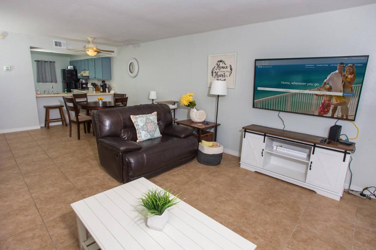 B&B Fort Walton Beach - Islandwood Condos Unit 104 - Bed and Breakfast Fort Walton Beach