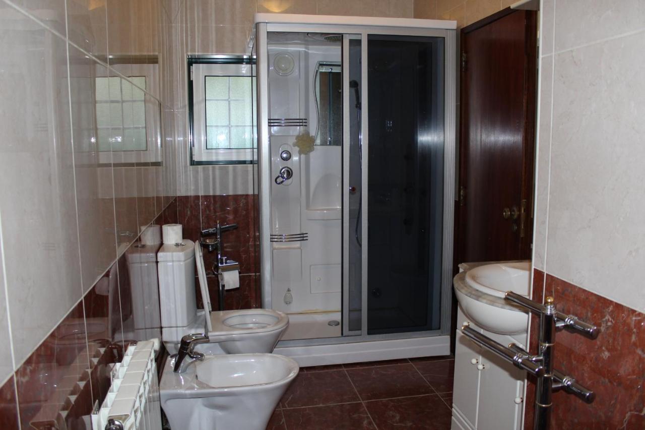 Chambre Familiale avec Salle de Bains