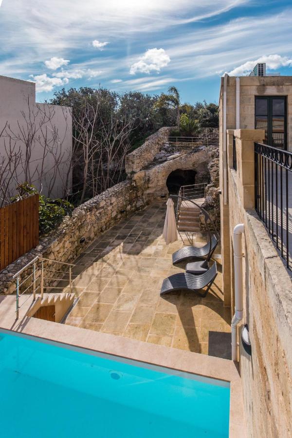 B&B Għajn Qajjied - Rabat Farmhouse with pool and cave - Bed and Breakfast Għajn Qajjied