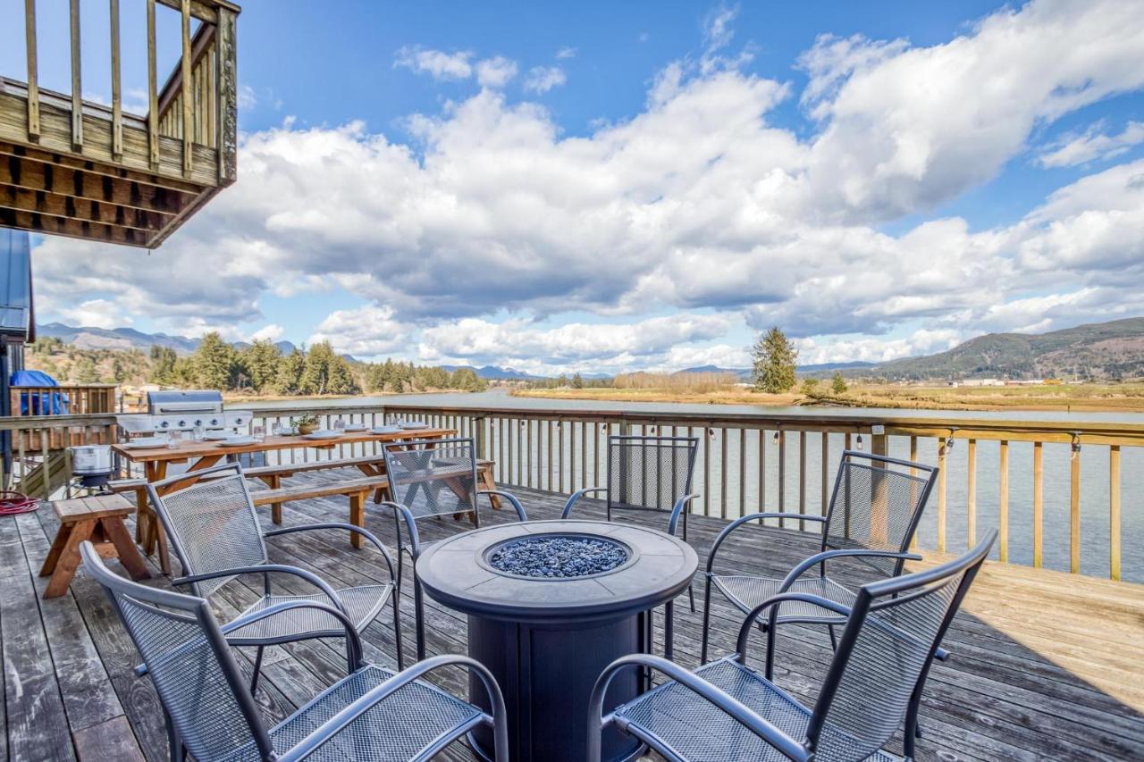 Coastal River Haven - Meredith Lodging - B&B