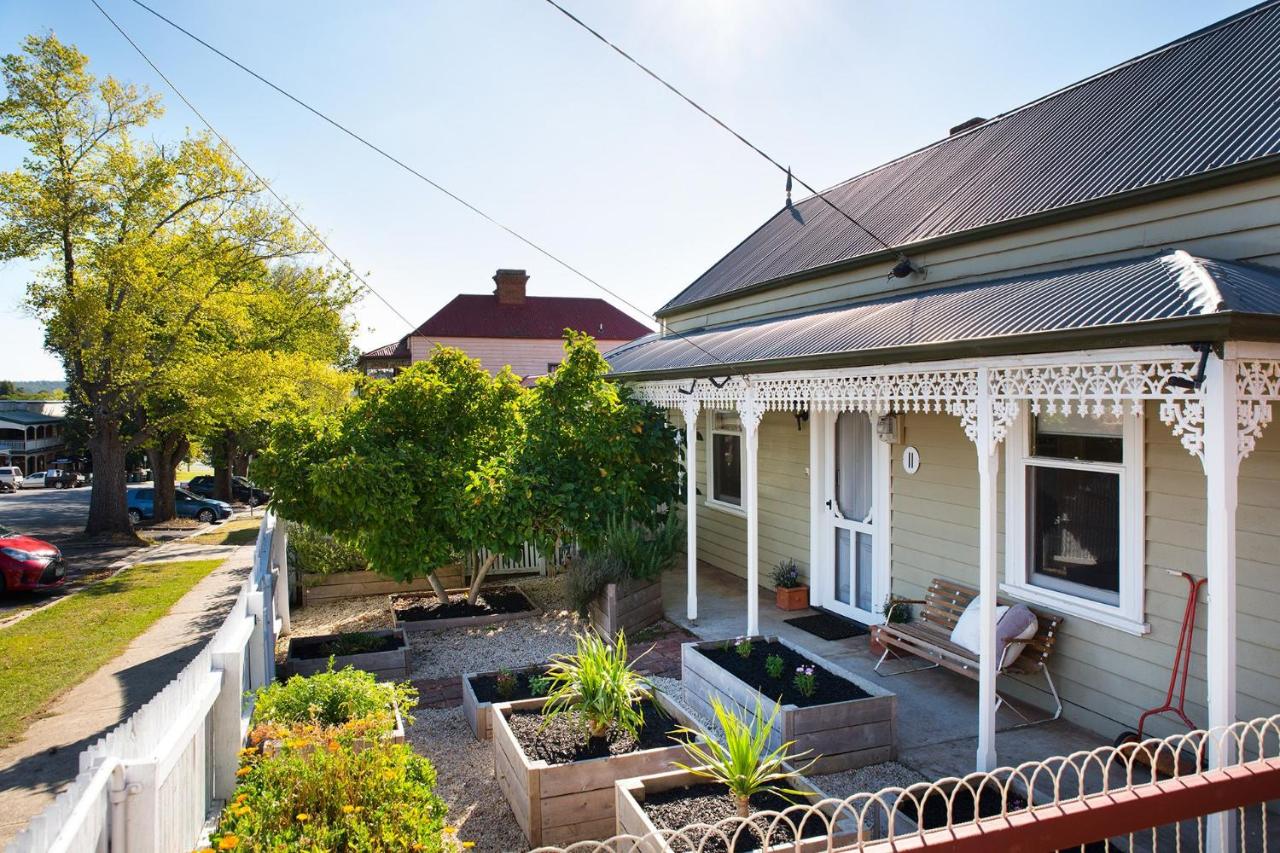 Albert Cottage - charming miner's cottage in town - B&B Daylesford