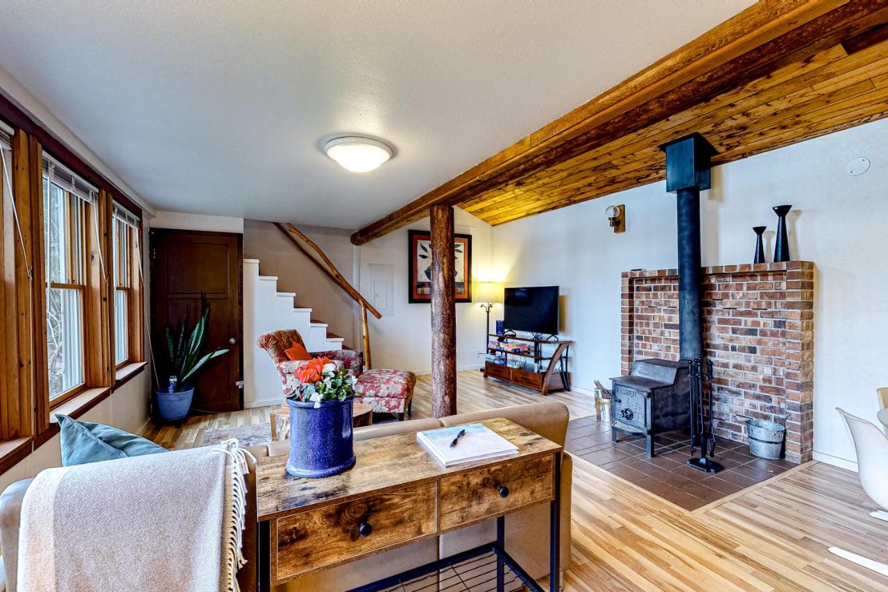 Seabeck Cottage on Hood Canal - Ferienwohnung