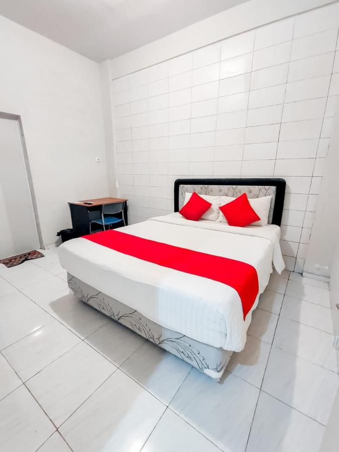 B&B Surabaya - Kozy 15 Guesthouse - Bed and Breakfast Surabaya