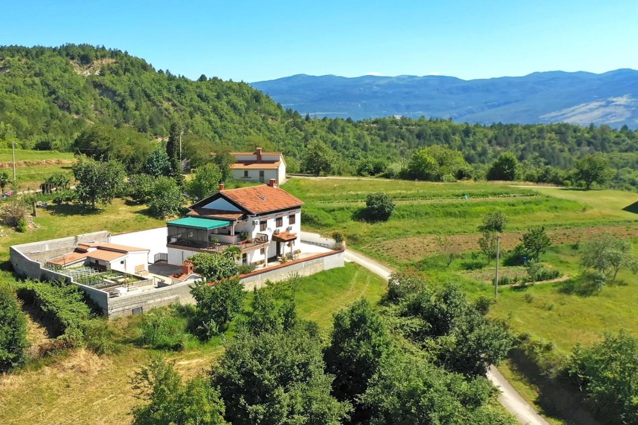 Apartment Mirella for 6 Persons located in central Istria - Bed and Breakfast