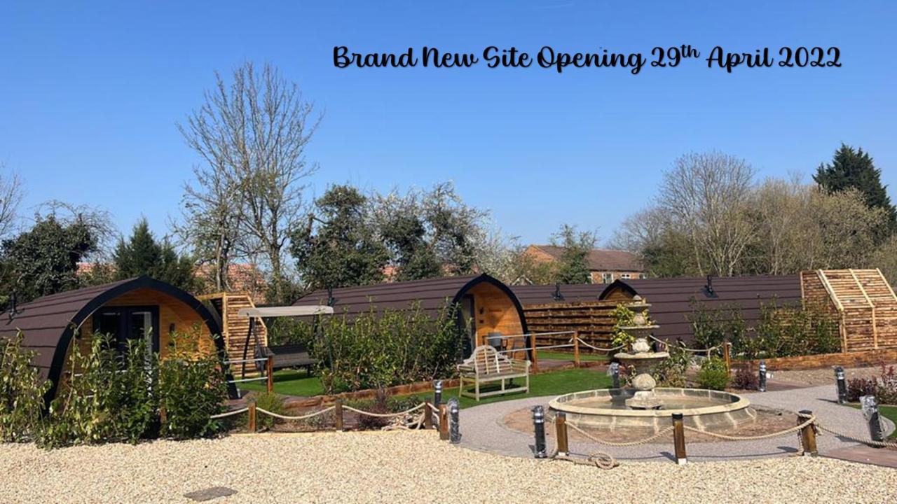 B&B Nottingham - Peacock Lake Glamping - Bed and Breakfast Nottingham