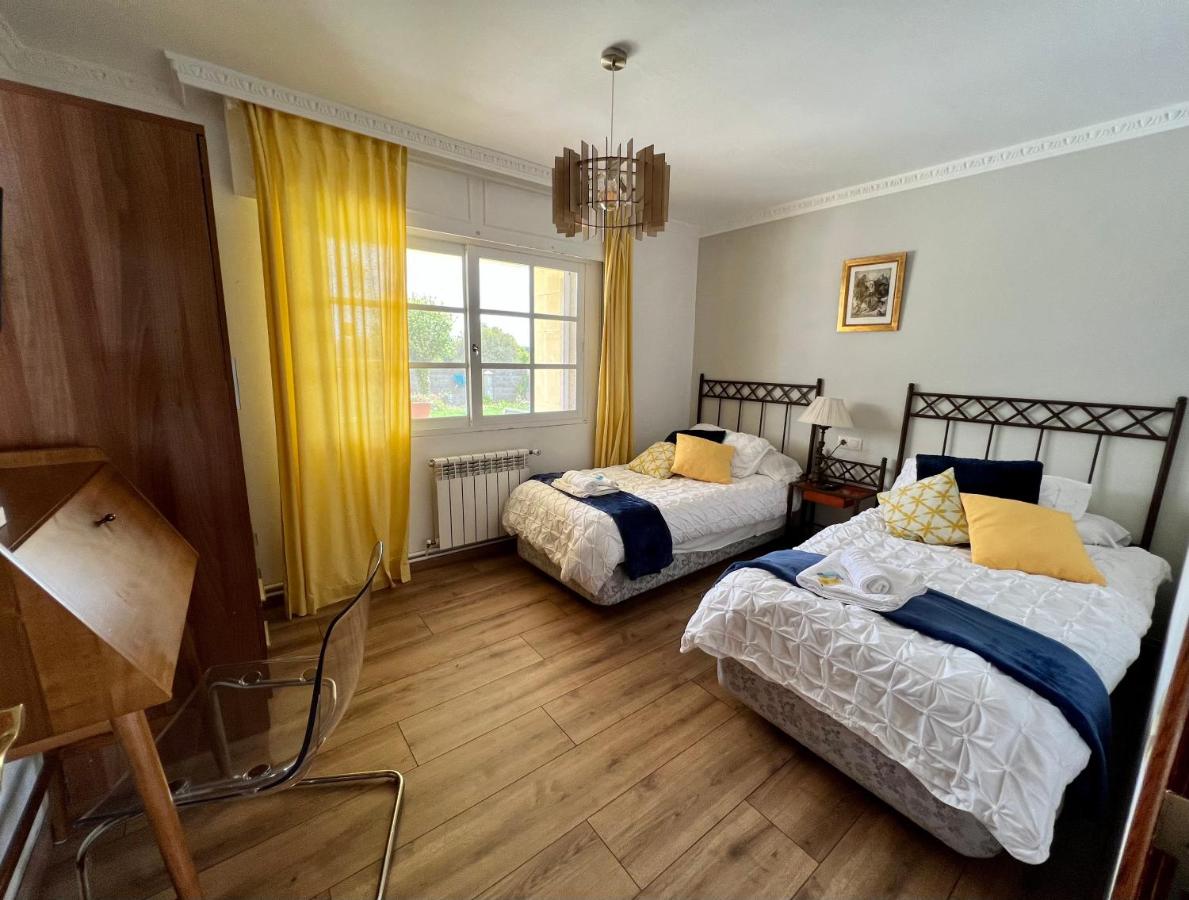 Chambre Lits Jumeaux avec Salle de Bains Commune