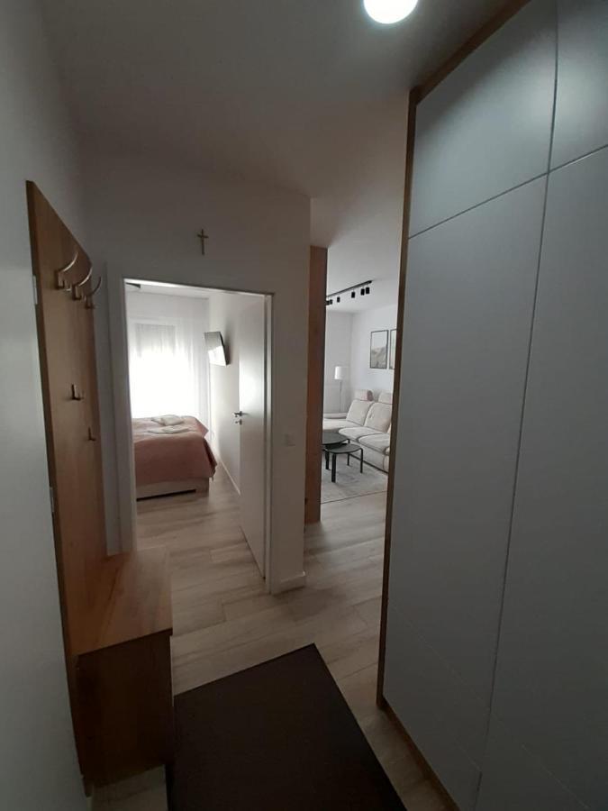 One- Bedroom Apartment 19/25