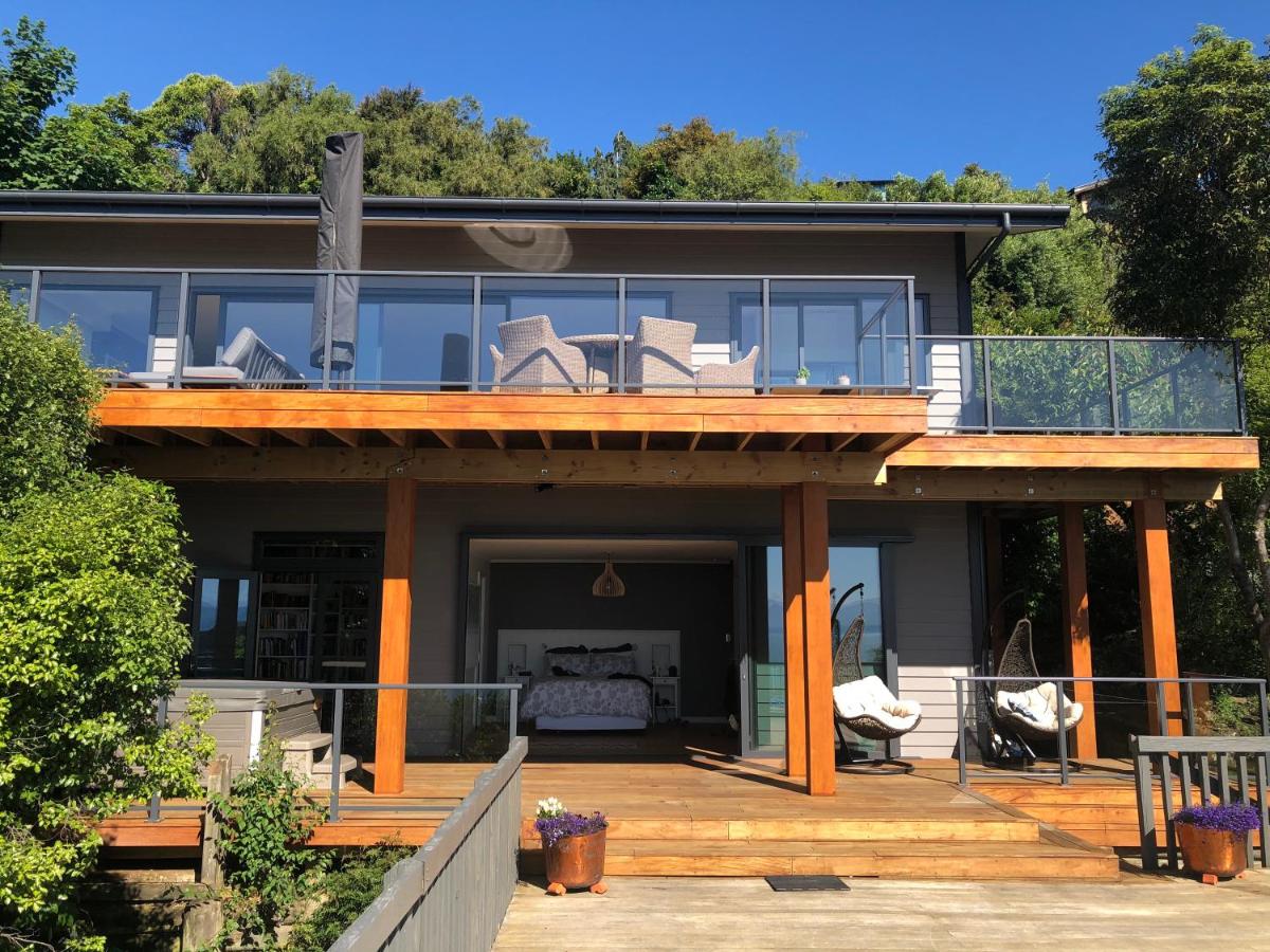 Studio or Cabin on Whitby - B&B