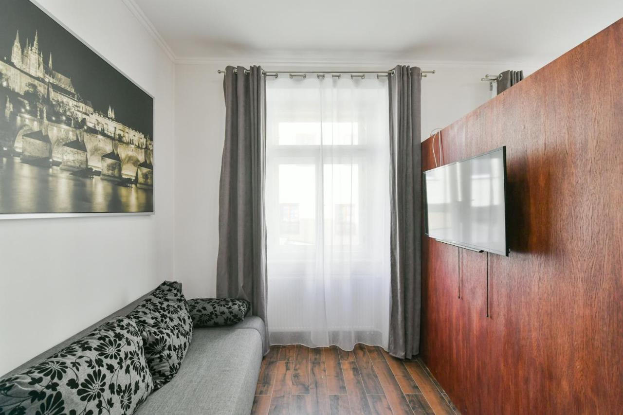 King Studio with Sofa Bed