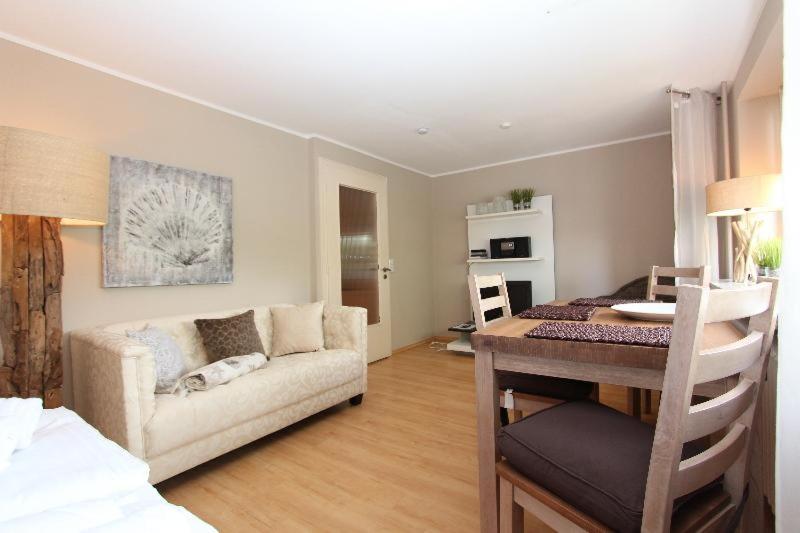 Ad1 303 Morgensonne - B&B