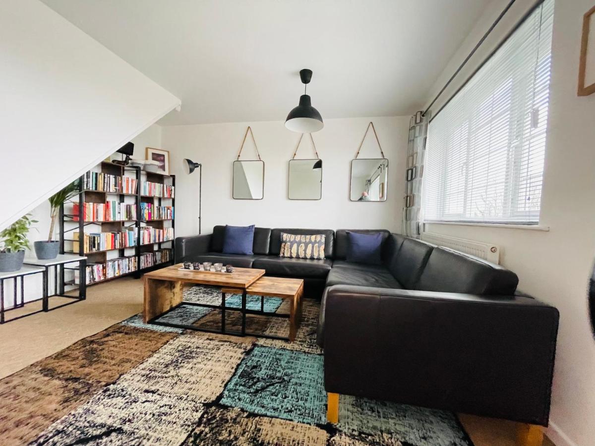 Cheerful 5-bedroom with free parking - B&B