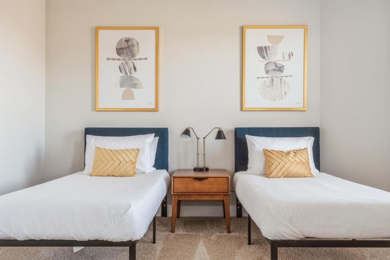 Two-Bedroom Apartment (Self Check-in with Virtual Front Desk)
