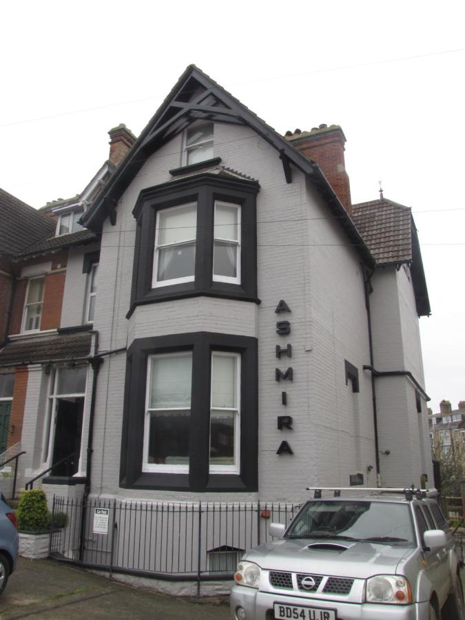 Ashmira Guest House - Bed and Breakfast