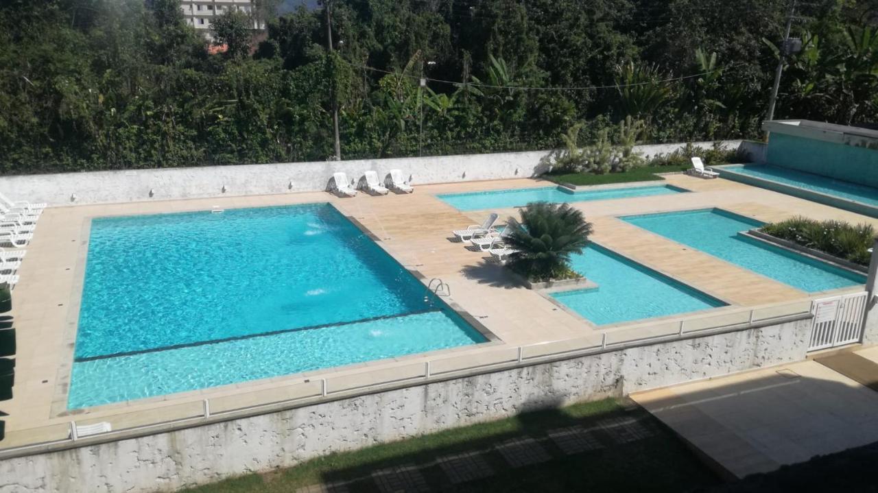 Apartamento com piscina em Ubatuba perto da praia - B&B Ubatuba