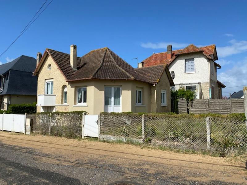 La plage au bout du jardin / Sword Beach cottage - Bed and Breakfast