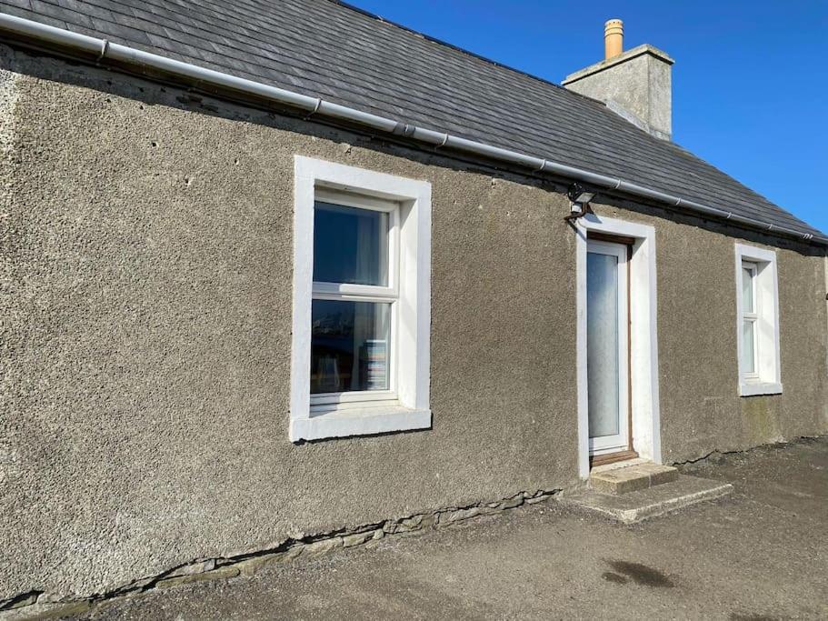 B&B Pierowall - 2 Bedroom house overlooking Pierowall Bay, Westray - Bed and Breakfast Pierowall