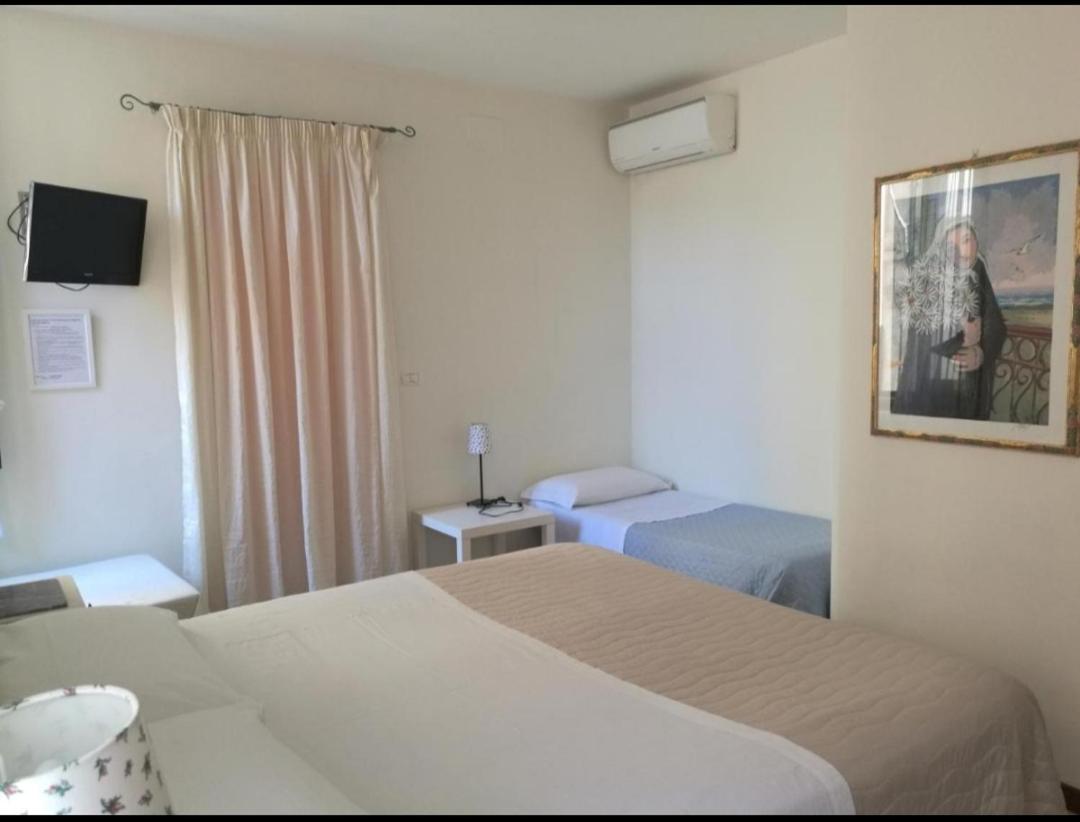Triple Room with Private External Bathroom