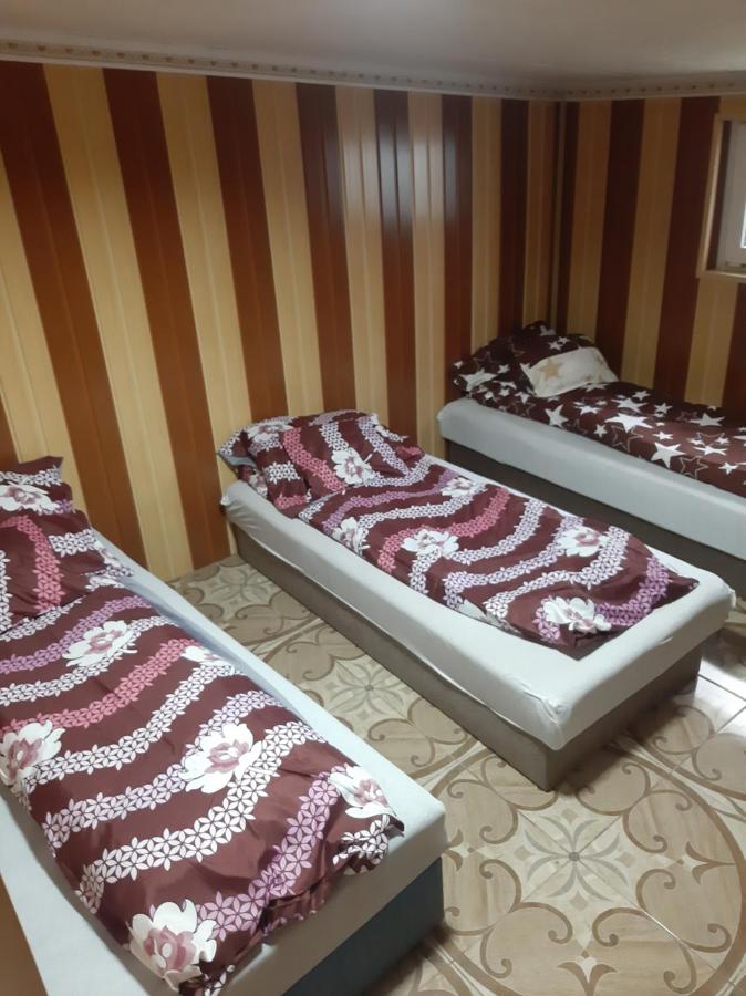 Basic Triple Room with Shared Bathroom