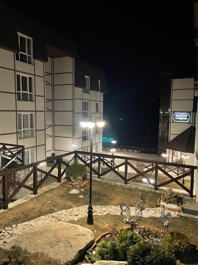 Kopaonik apartmani u Kraljevim Čardacima , Čar 27 i 6-13 - Chambres d'hôtes Kopaonik