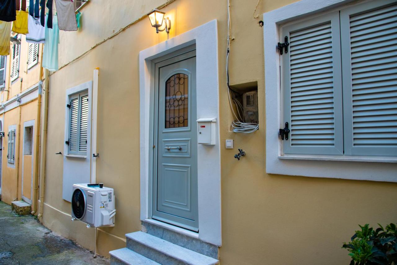 Valentino Luxury Studio in the Heart of Corfu Town - Chambres d'hôtes Karyófyto