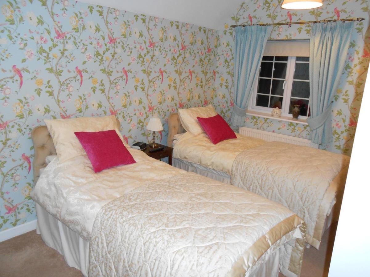 Standard Twin Room with Garden View
