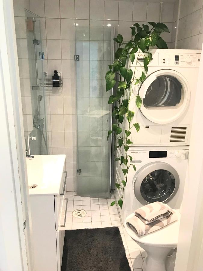 Avara keskusta asunto + oma ilmainen parkkipaikka - B&B