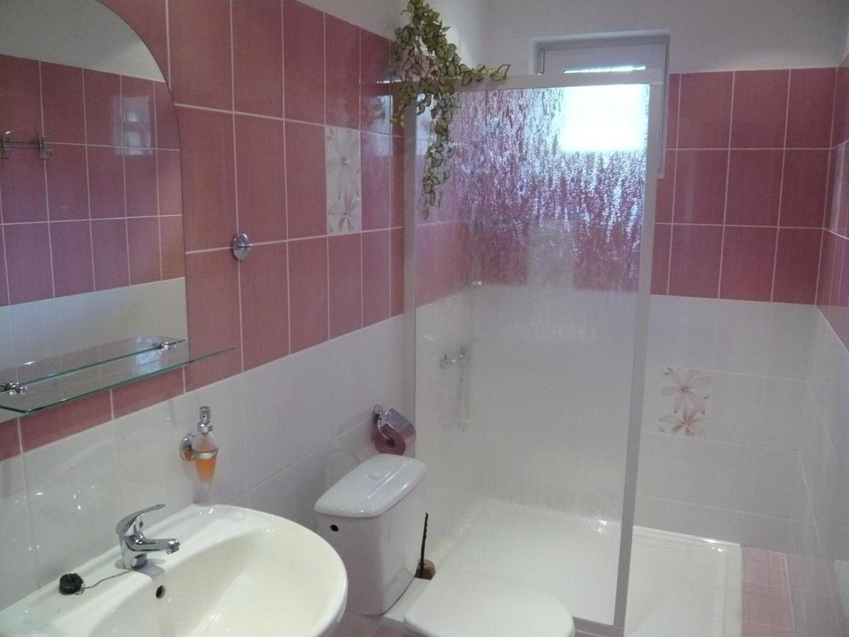 Quadruple Room with Private Bathroom