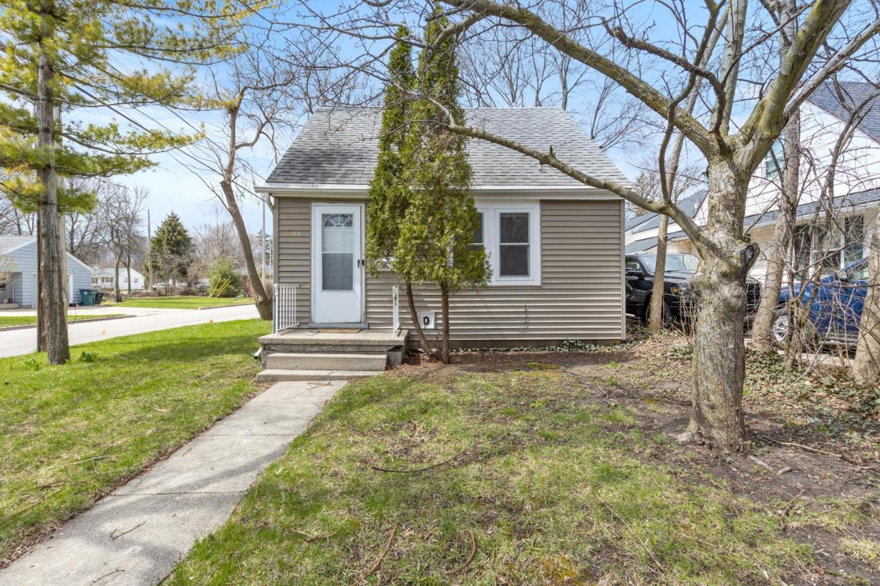 Perfect Location Walk to MSU Campus High End Mattresses Fast Wi-Fi - B&B East Lansing