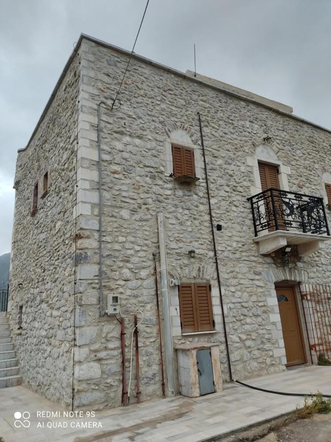 TEACHER'S TOWER VIEW - Bed and Breakfast Loukádika
