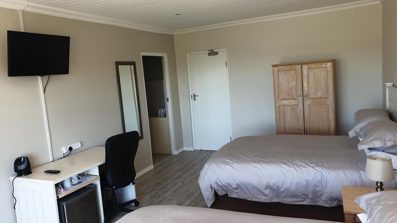 Double or Twin Room with Private Bathroom