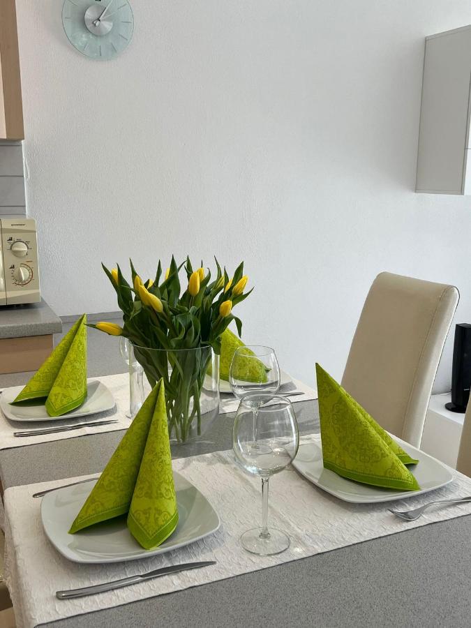 B&B Friedrichshafen - Ferienapartment Alex am See - Bed and Breakfast Friedrichshafen