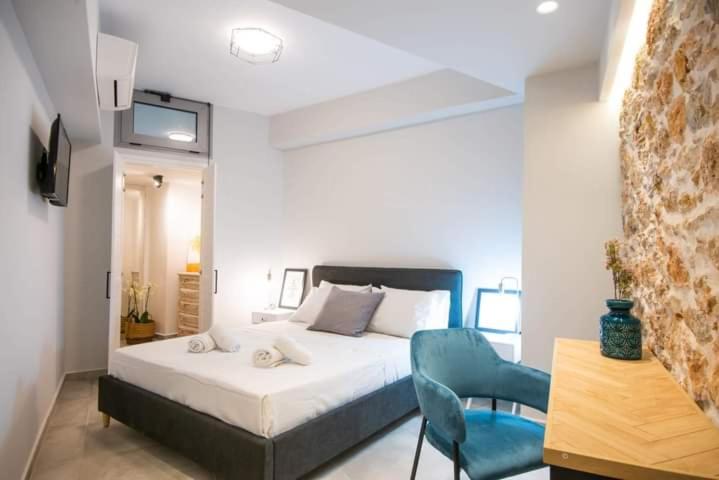 M&E house city center private parking - Chambres d’hôtes Agios Nikolaos