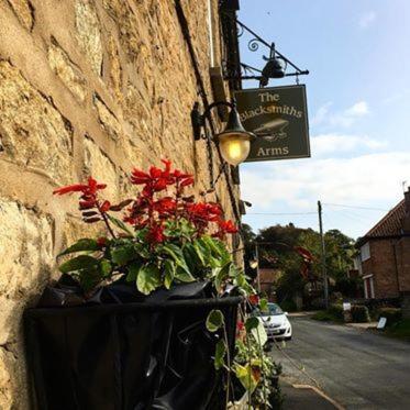 Stay in Westow - B&B