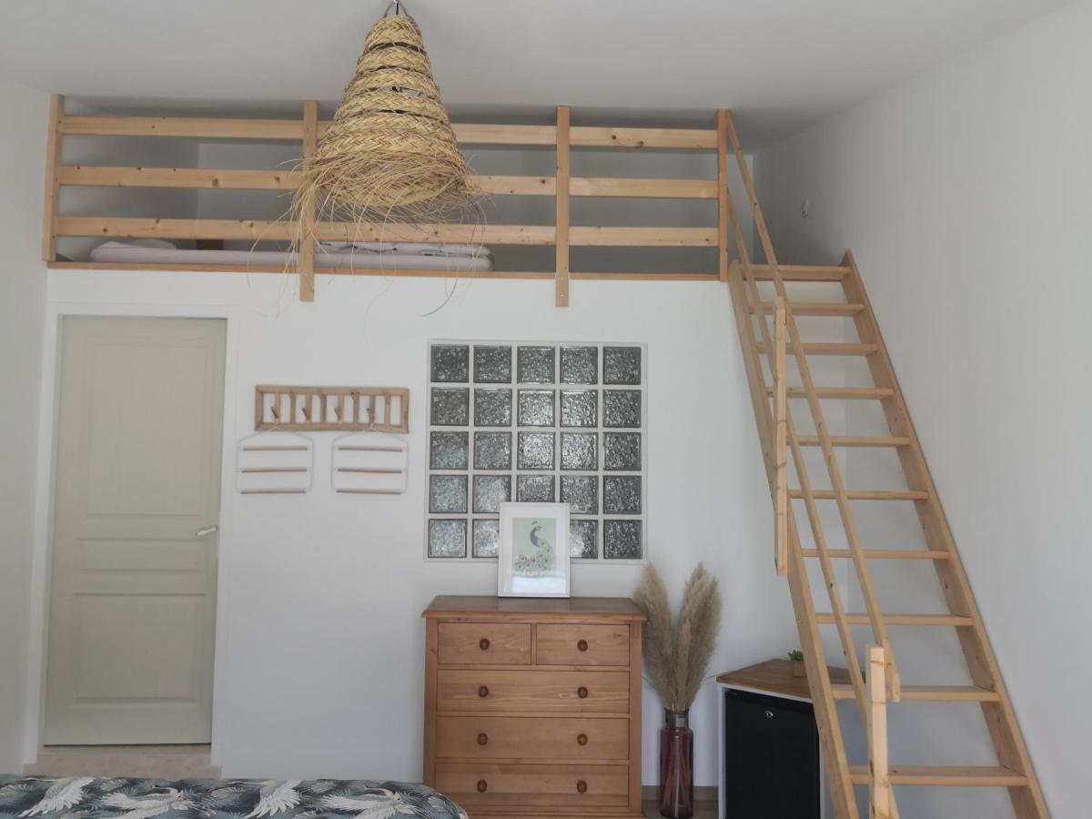 Family Room with Garden View