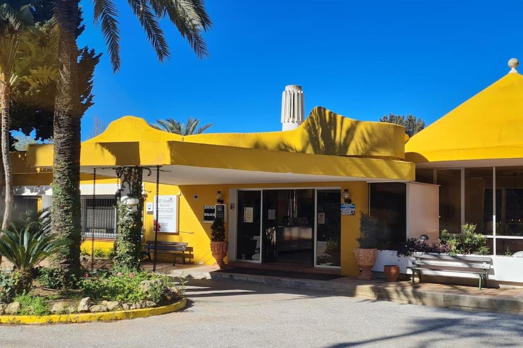 Luxe studio met ruim terras, vlak aan zee! - Ferienwohnung