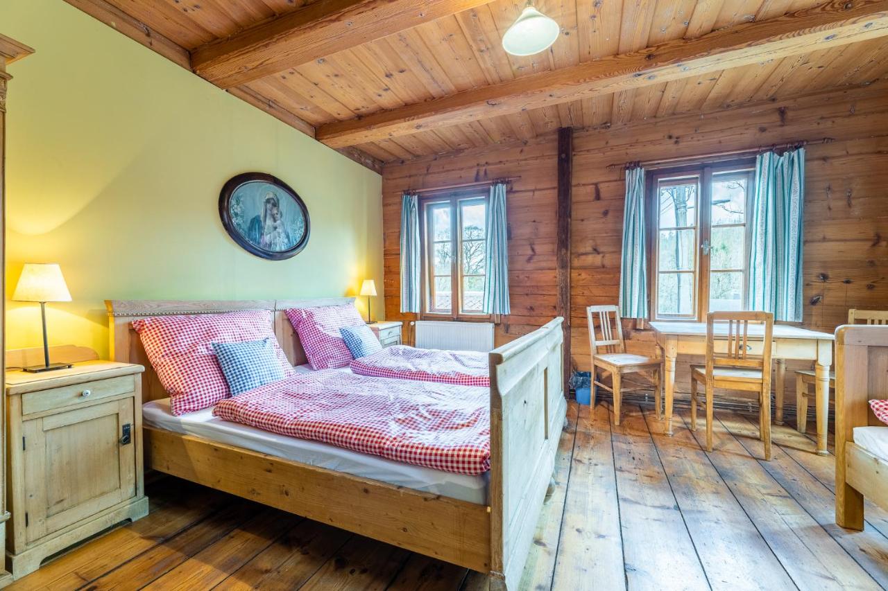 Chambre Triple avec Salle de Bains Privative