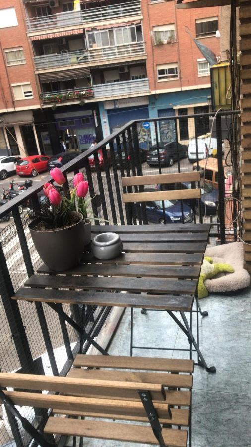 habitación pequeña en piso compartido con 2 adultos - Chambres d’hôtes