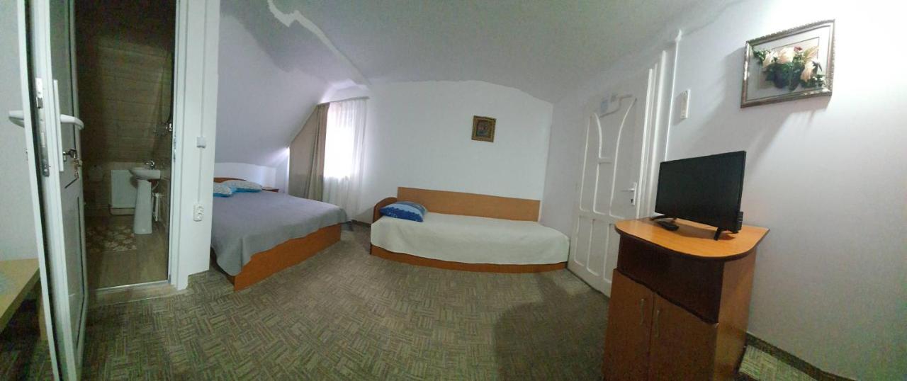 Dreibettzimmer mit eigenem Bad
