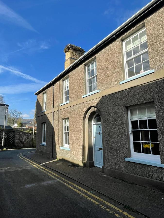 2 bed period cottage sleeps 4 in central Crickhowell - B&B