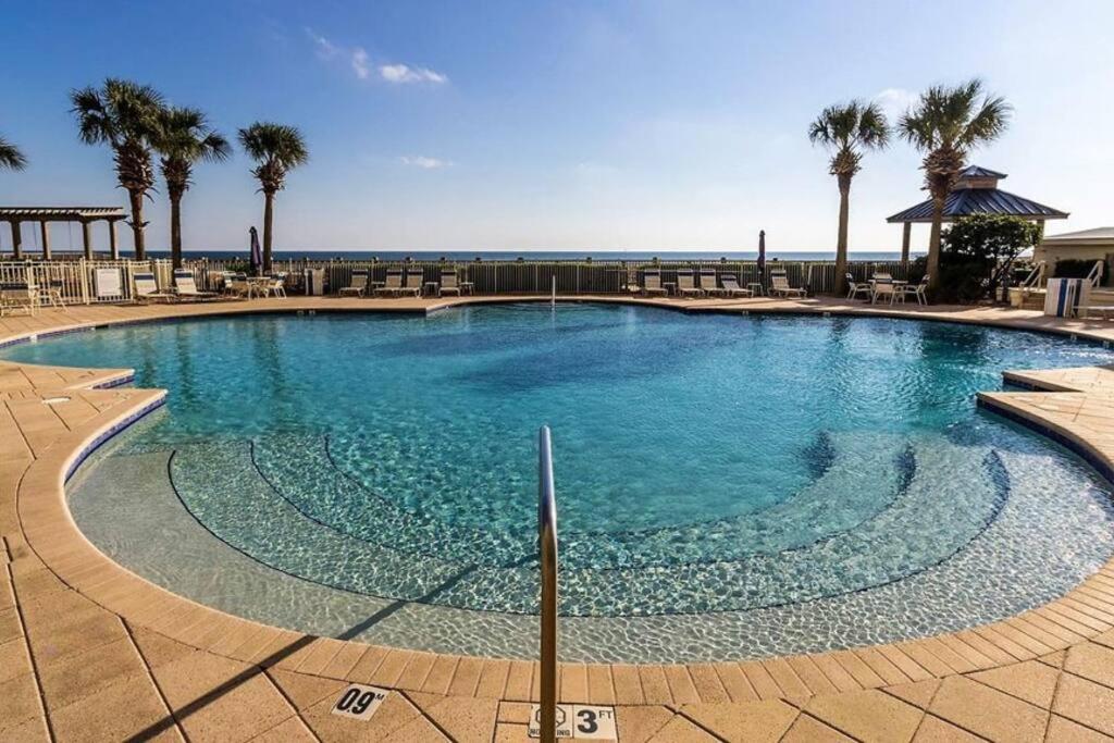 Bristol 109 - Lovely Ground Floor Beachfront Unit - B&B