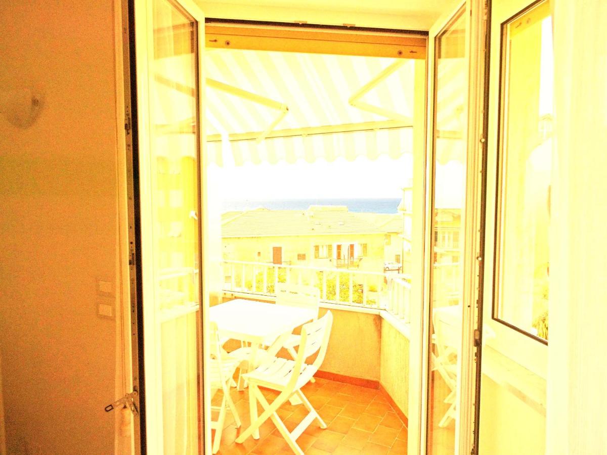 Studio Apartment with Sea View