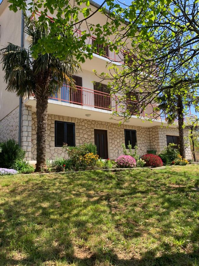 Apartments Novi Vinodolski - B&B
