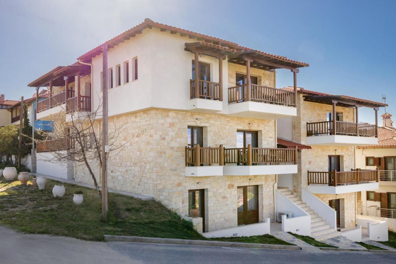 Apartment with Mountain View