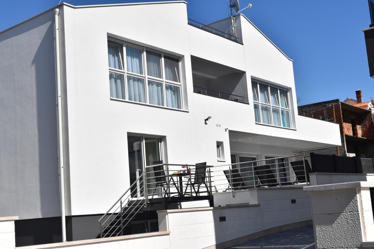 Estudio con balcón