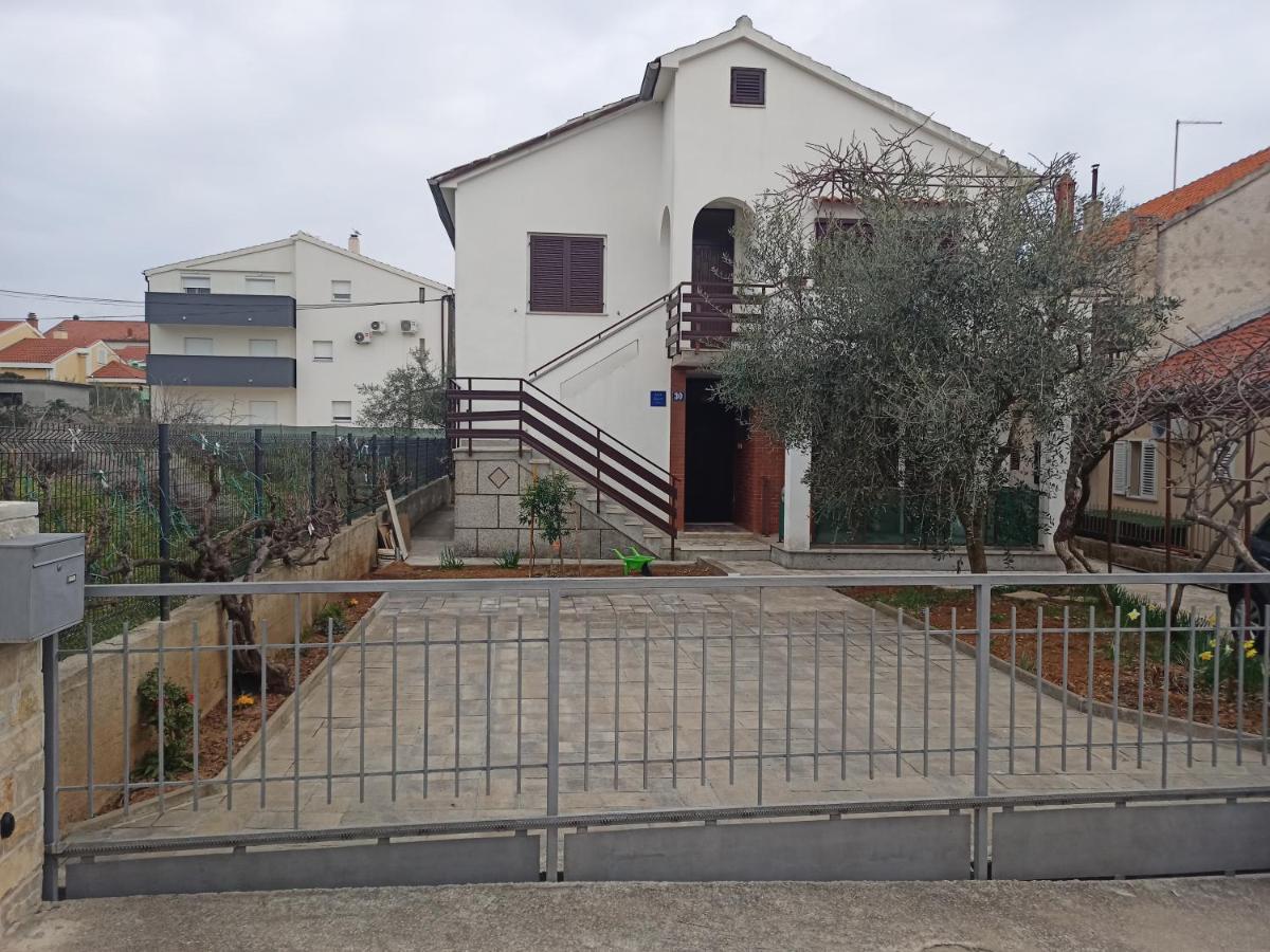 Apartment Tomas,,,Spacious house with private parking,terrace,5G Internet,,,,, - B&B Zadar